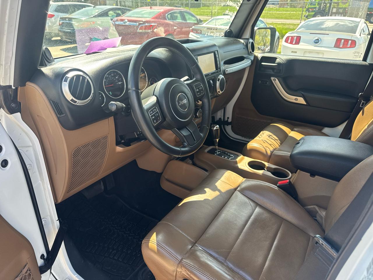 Jeep Wrangler Unlimited 4WD 4dr Sahara 2012