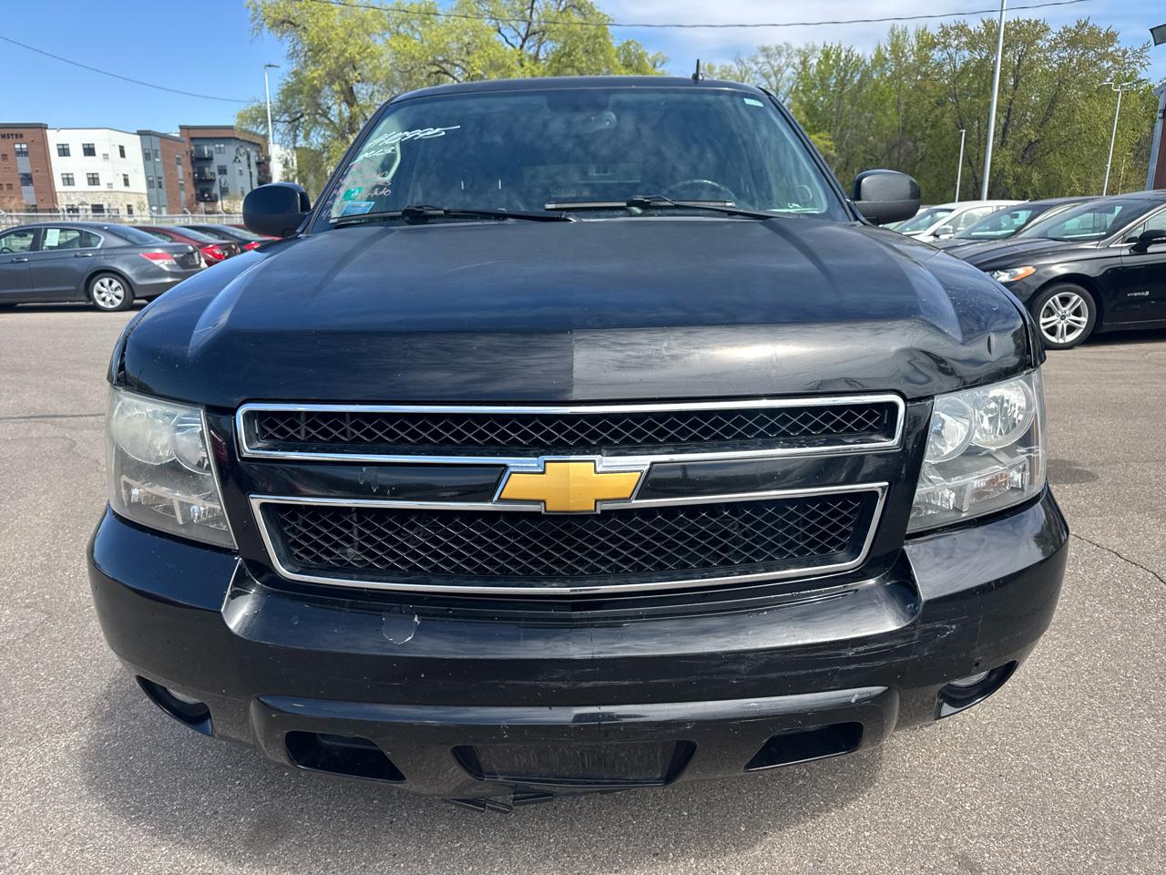 Chevrolet Suburban 4WD 4dr 1500 LT 2013