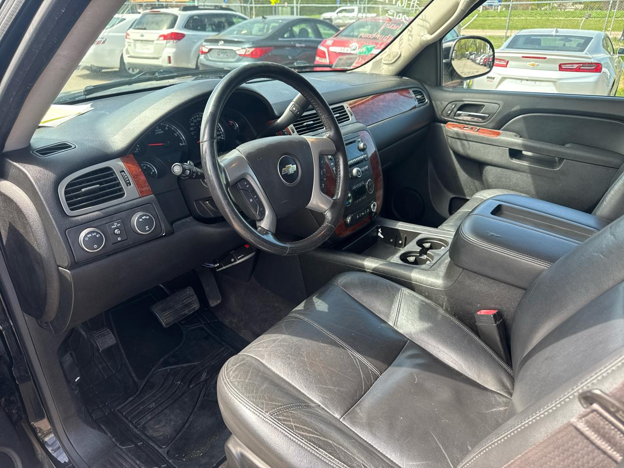Chevrolet Suburban 4WD 4dr 1500 LT 2013