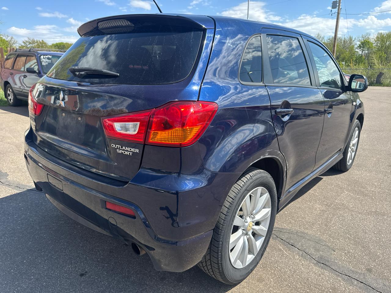 Mitsubishi Outlander Sport 2WD 4dr CVT SE 2011