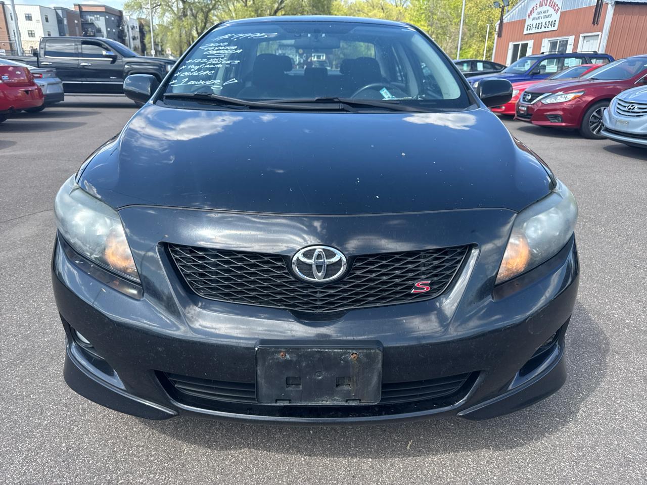 Toyota Corolla 4dr Sdn Man (Natl) 2010