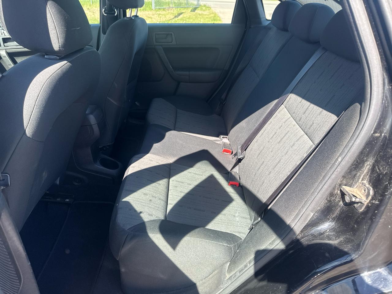 Ford Focus 4dr Sdn SE 2010