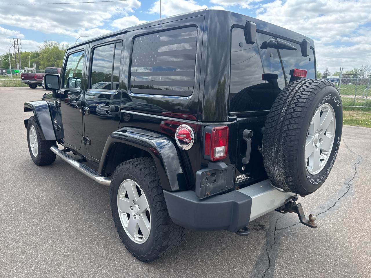 Jeep Wrangler Unlimited 4WD 4dr Sahara 2012