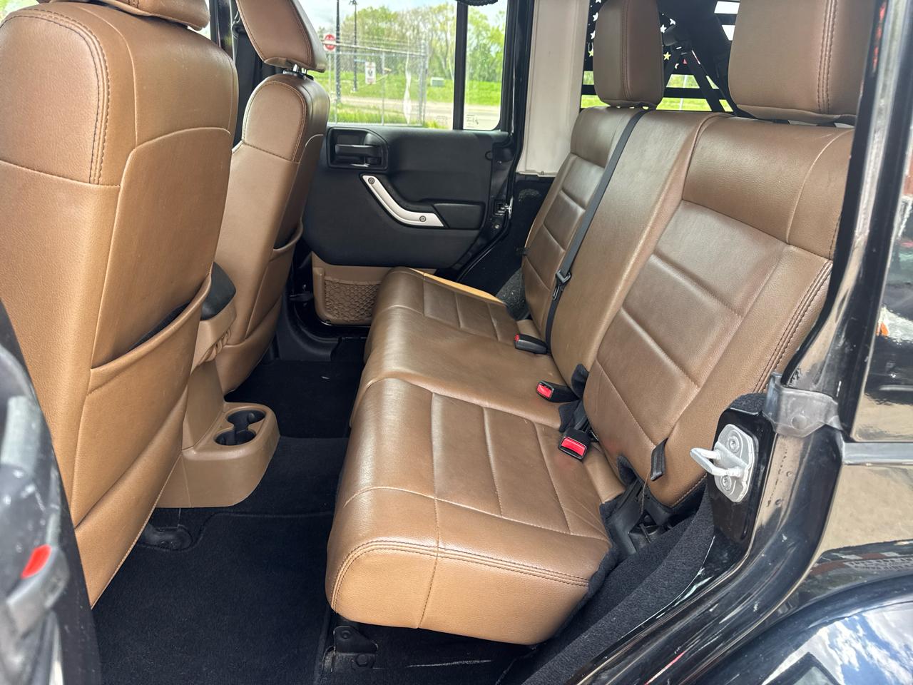 Jeep Wrangler Unlimited 4WD 4dr Sahara 2012
