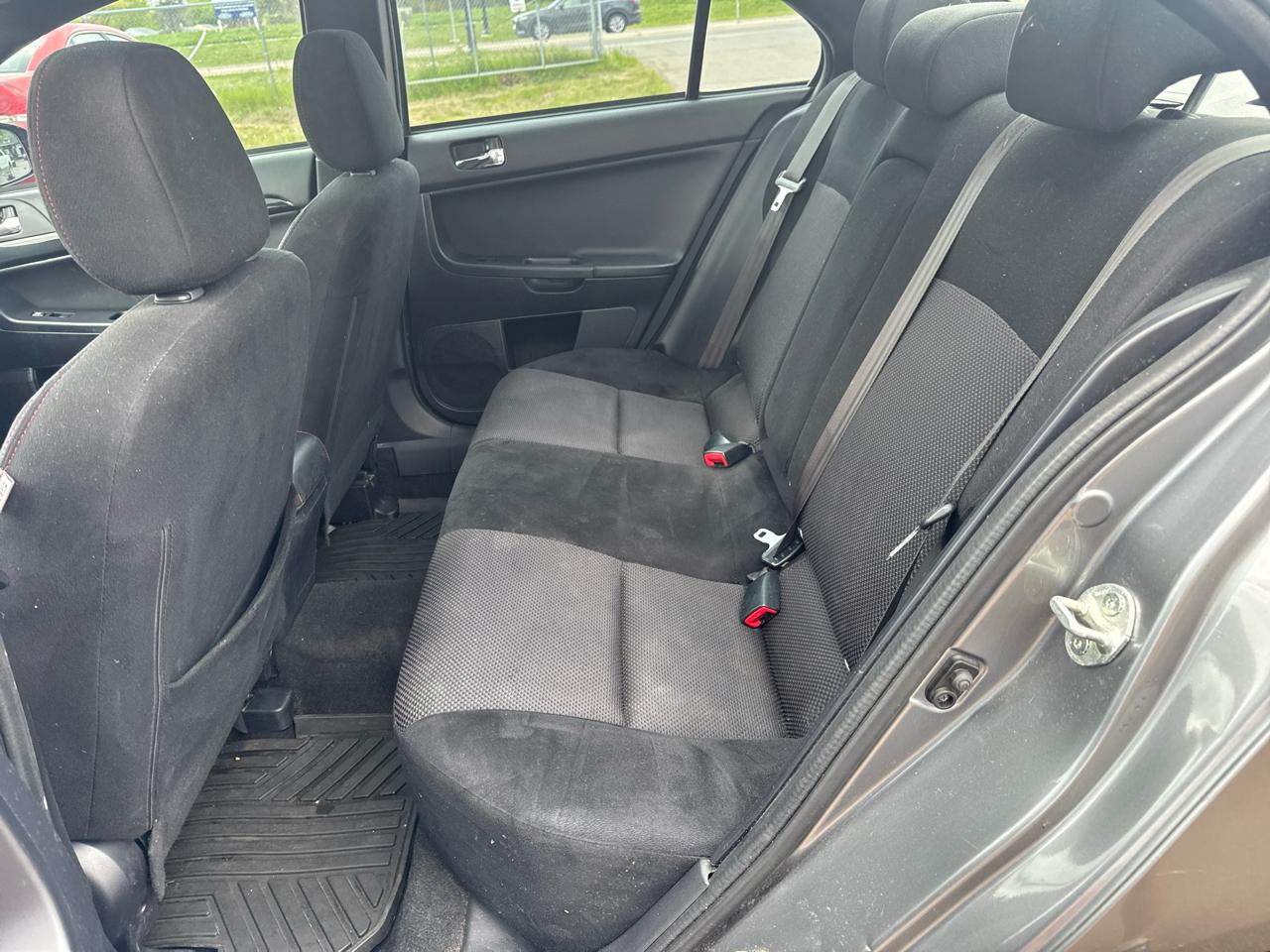 Mitsubishi Lancer ES 2.0 FWD CVT 2017