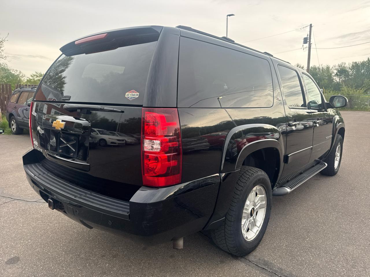 Chevrolet Suburban 4WD 4dr 1500 LT 2013