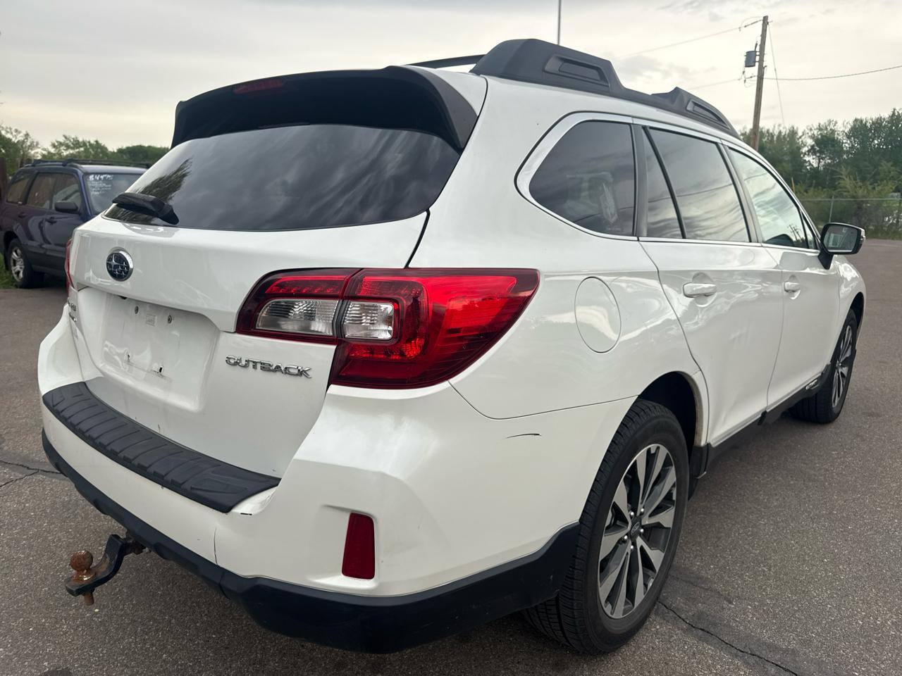 Subaru Outback 4dr Wgn 2.5i Limited 2015