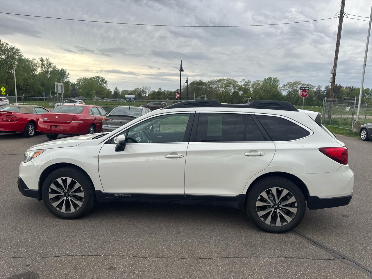 Subaru Outback 4dr Wgn 2.5i Limited 2015