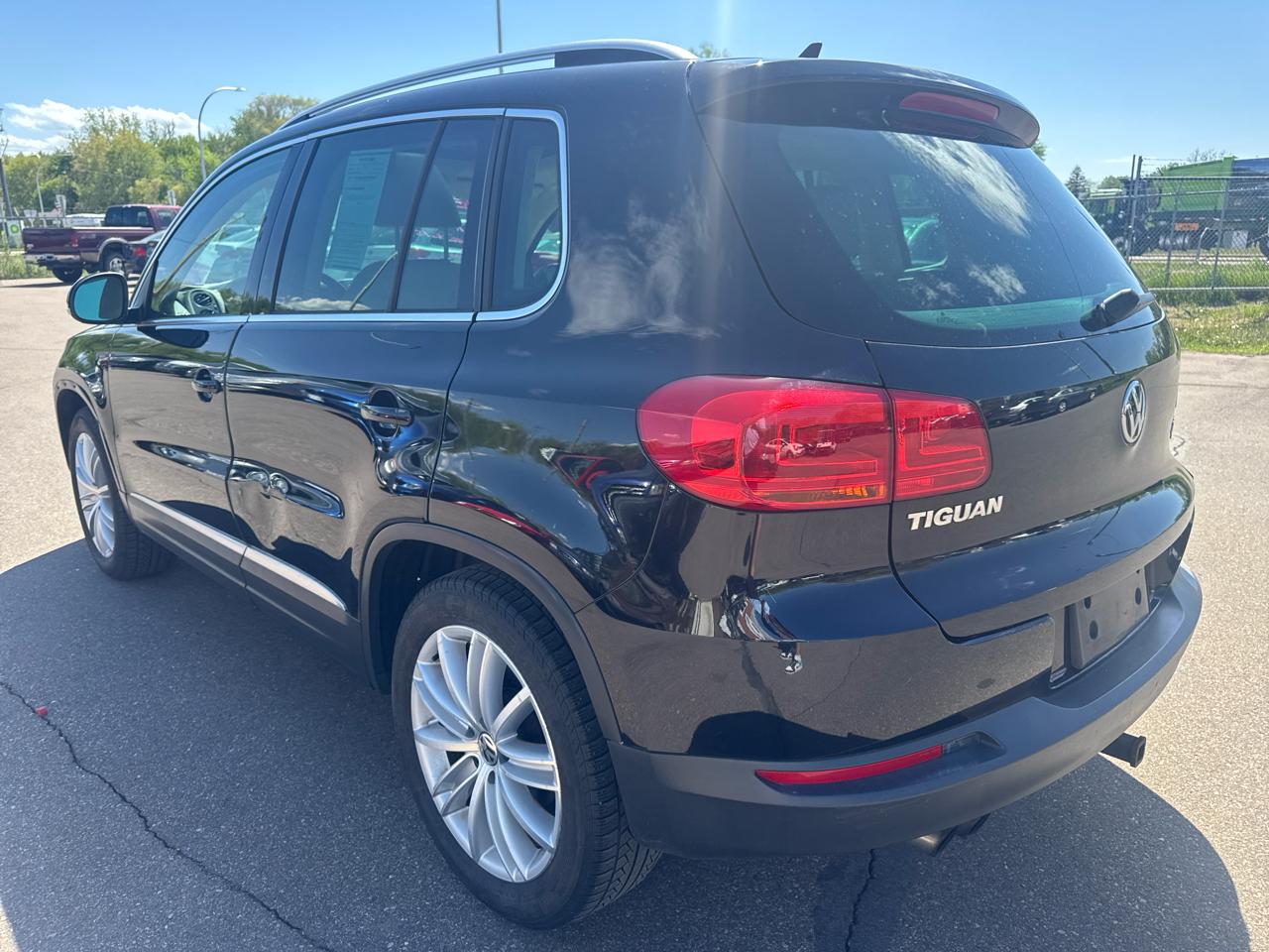 Volkswagen Tiguan 4WD 4dr Auto SE w/Sunroof & Nav 2013
