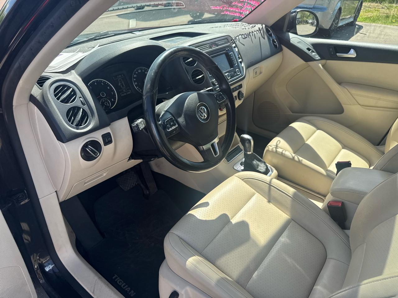 Volkswagen Tiguan 4WD 4dr Auto SE w/Sunroof & Nav 2013