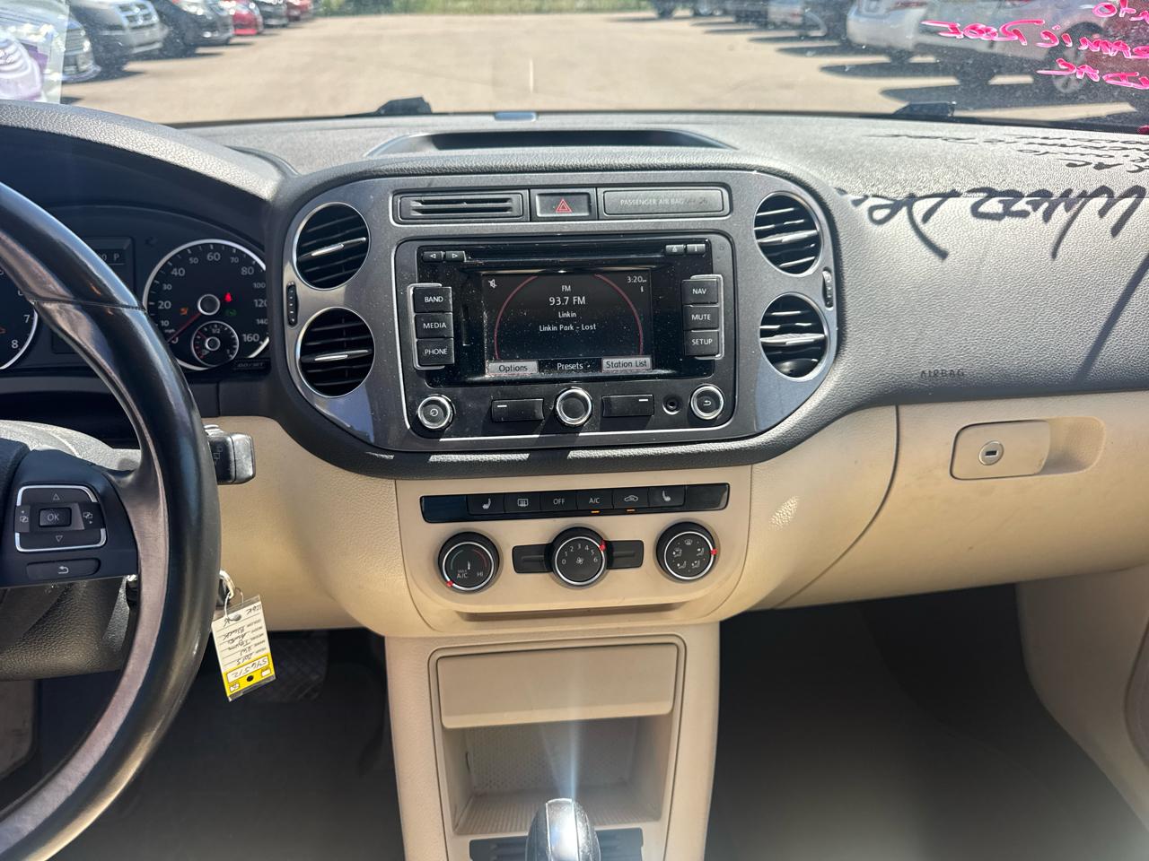 Volkswagen Tiguan 4WD 4dr Auto SE w/Sunroof & Nav 2013