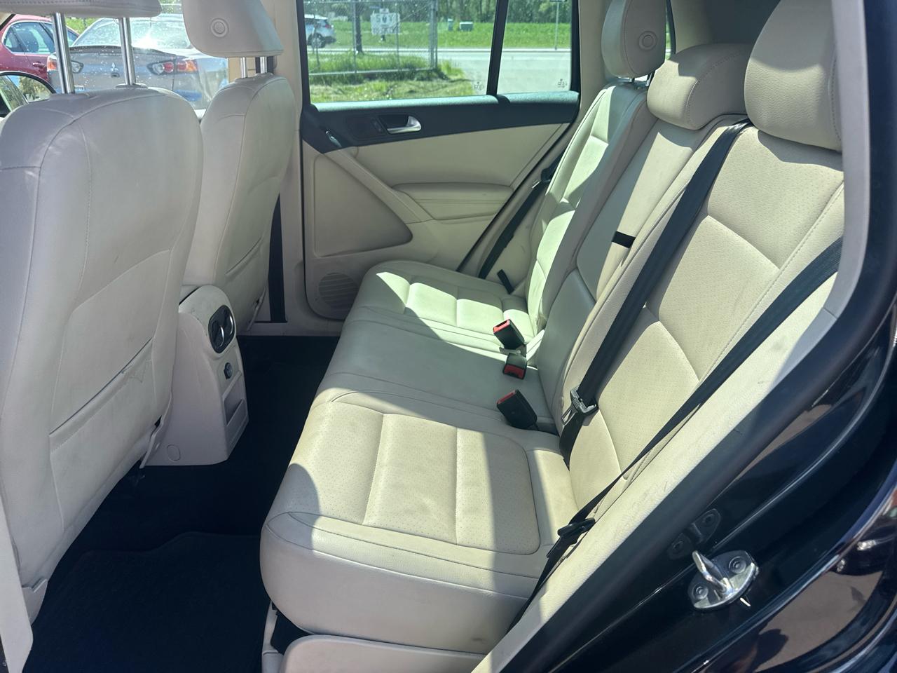 Volkswagen Tiguan 4WD 4dr Auto SE w/Sunroof & Nav 2013