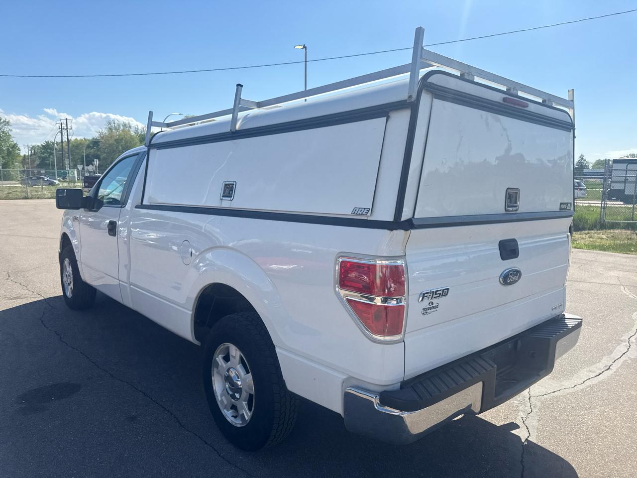 Ford F-150 2WD Reg Cab 126" STX 2014
