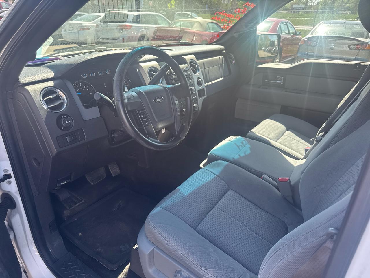 Ford F-150 2WD Reg Cab 126" STX 2014