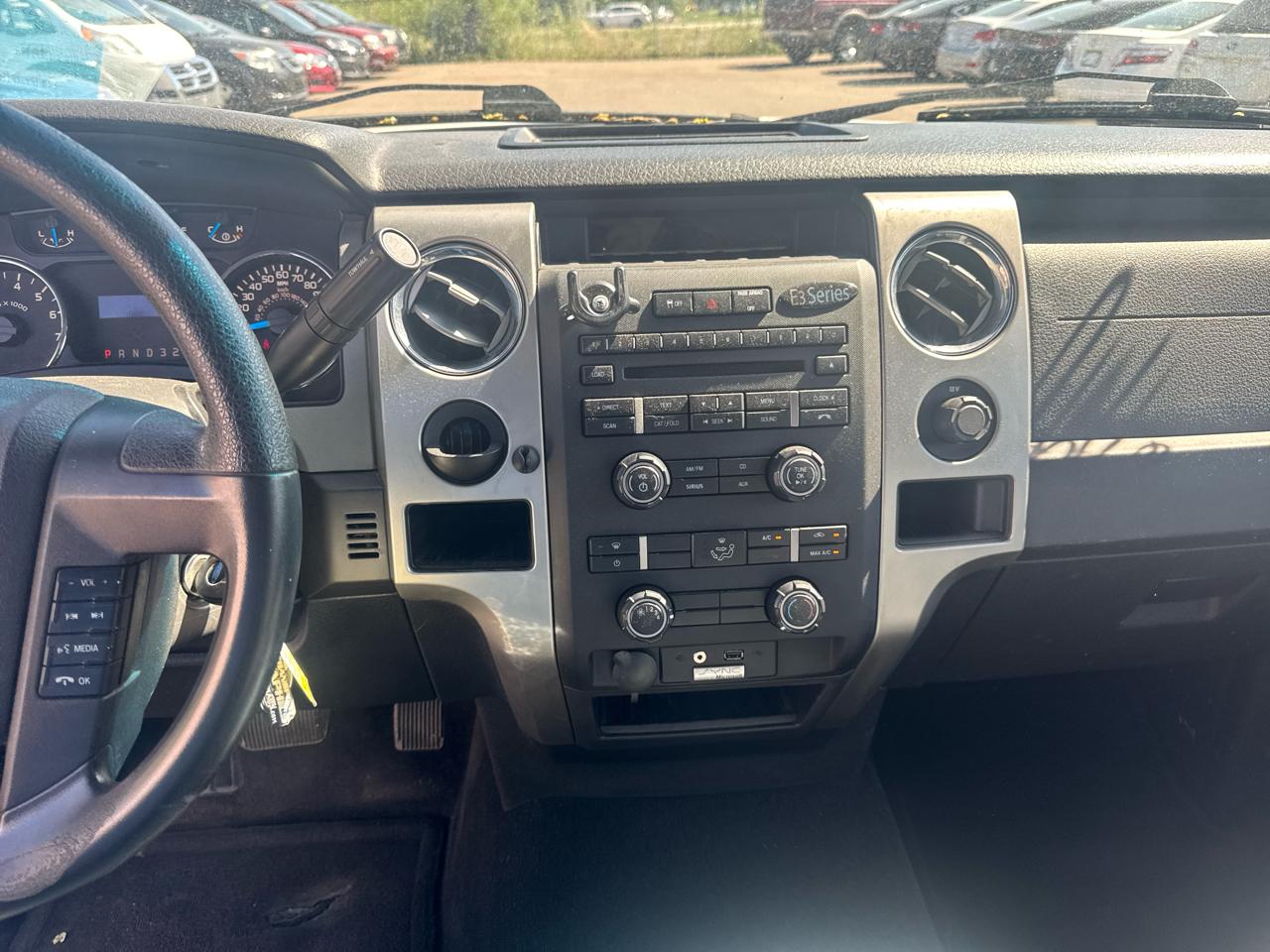 Ford F-150 2WD Reg Cab 126" STX 2014