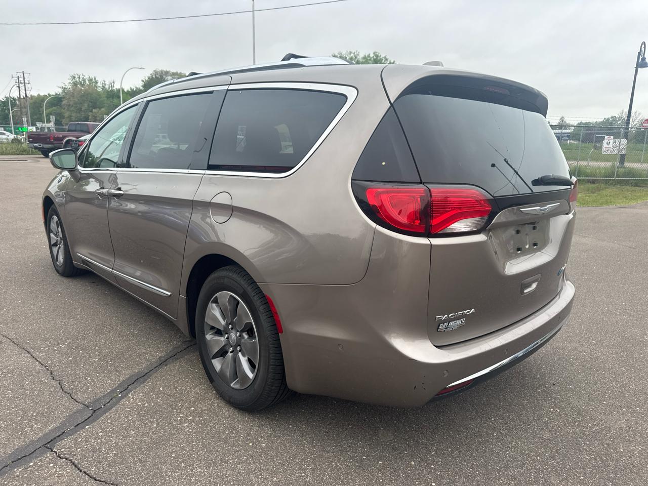 Chrysler Pacifica Hybrid Limited FWD 2018