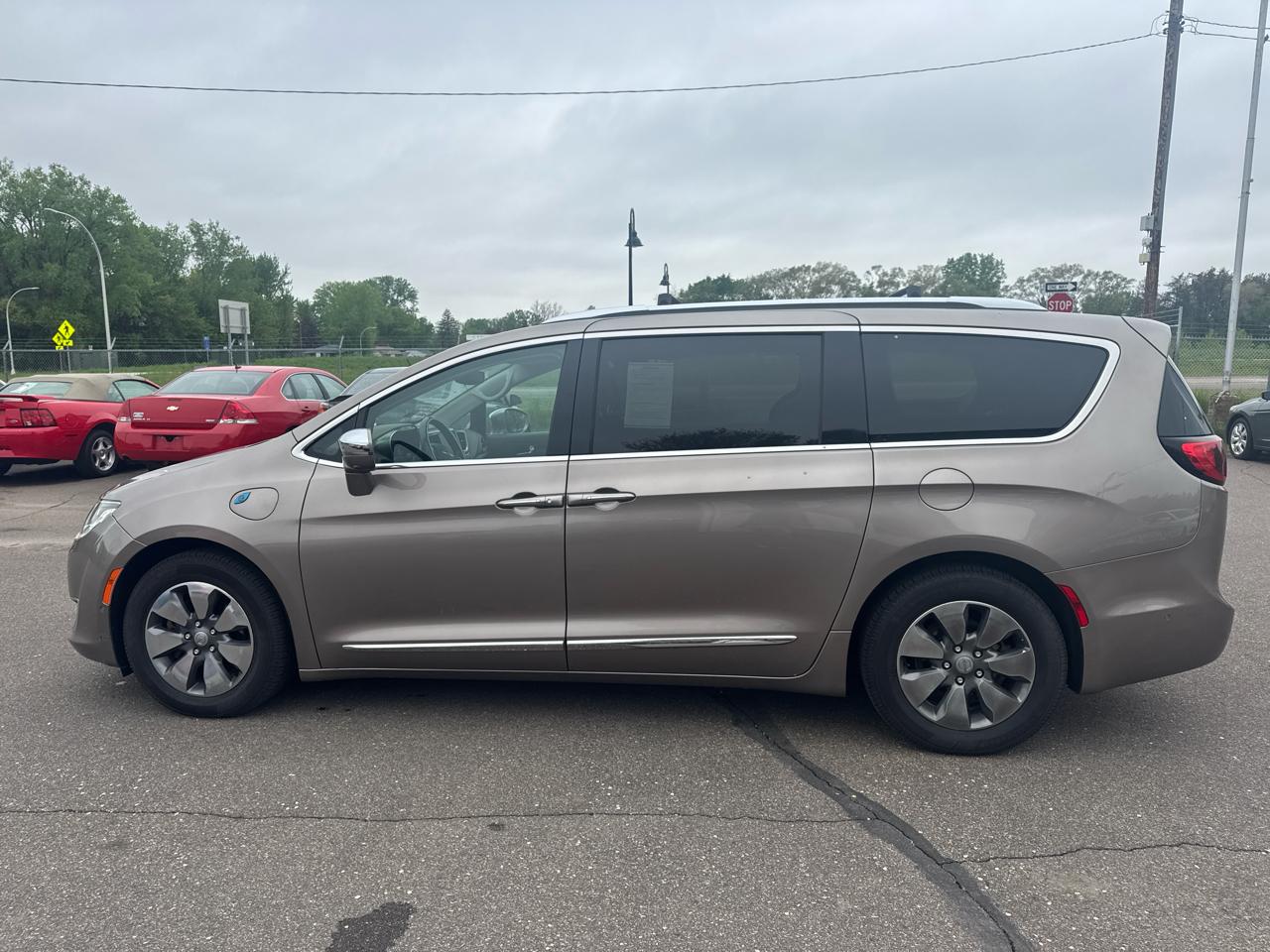 Chrysler Pacifica Hybrid Limited FWD 2018