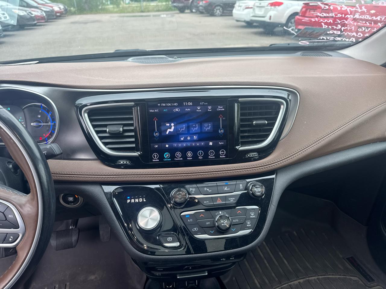 Chrysler Pacifica Hybrid Limited FWD 2018