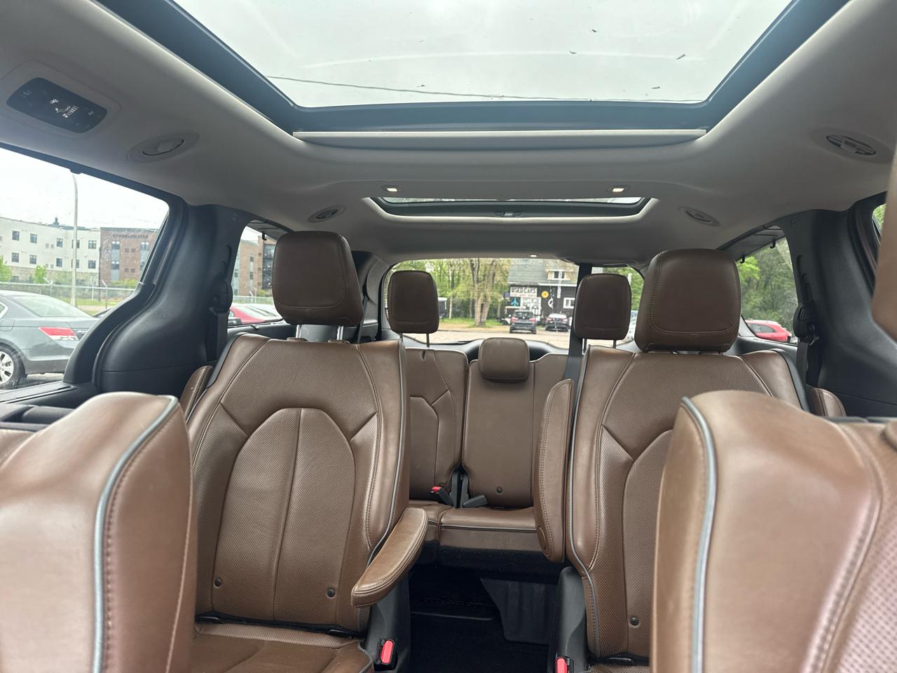 Chrysler Pacifica Hybrid Limited FWD 2018