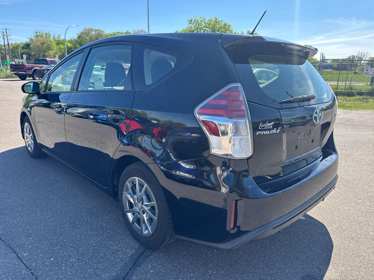 Toyota Prius V 5dr Wgn Three (Natl) 2016