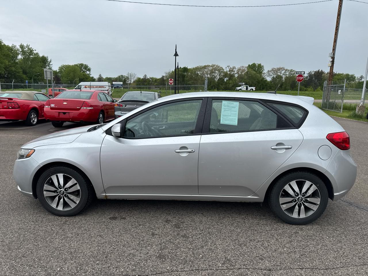 Kia Forte 5-Door 5dr HB EX 2013