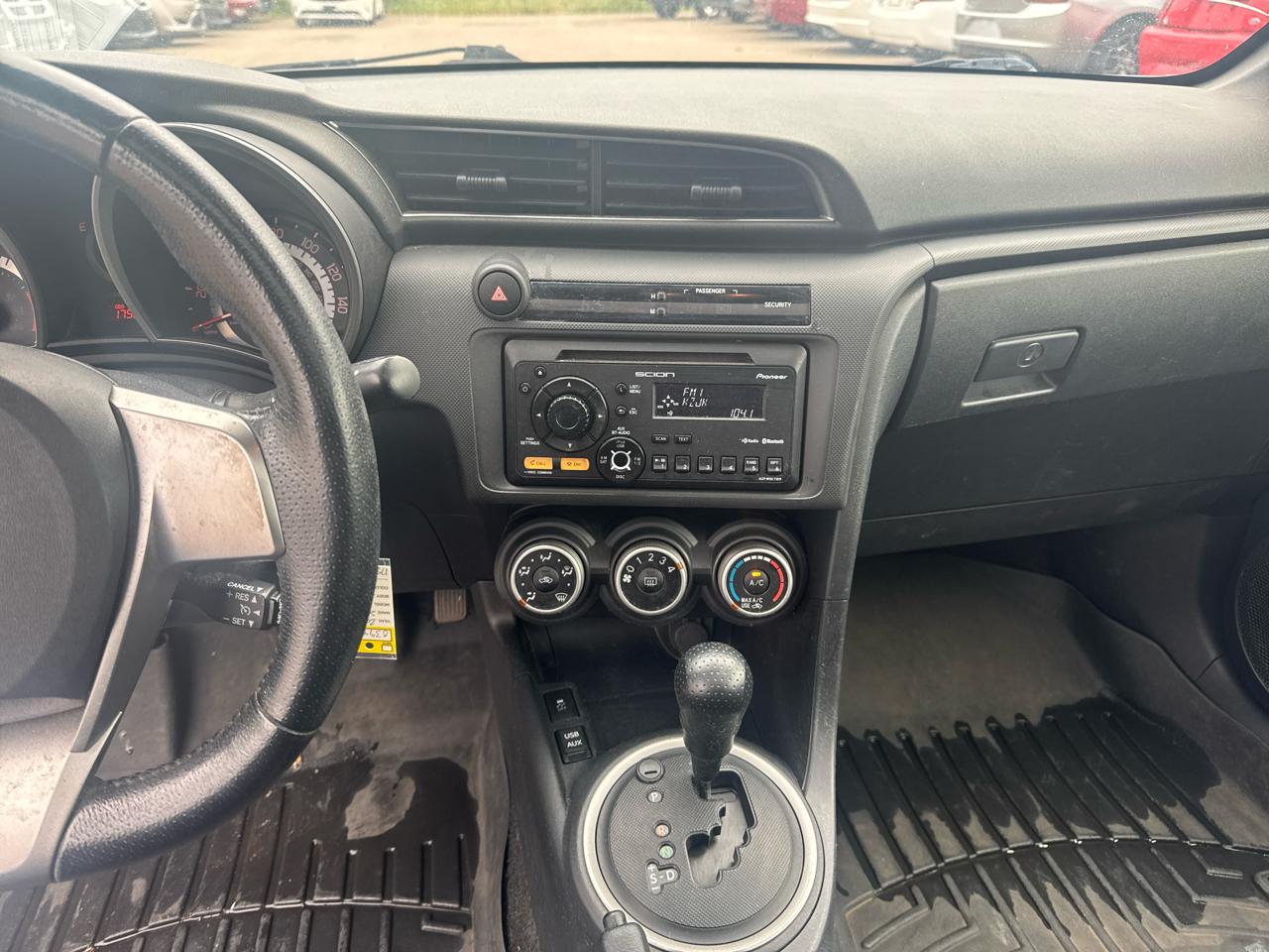 Scion tC 2dr HB Man (Natl) 2012