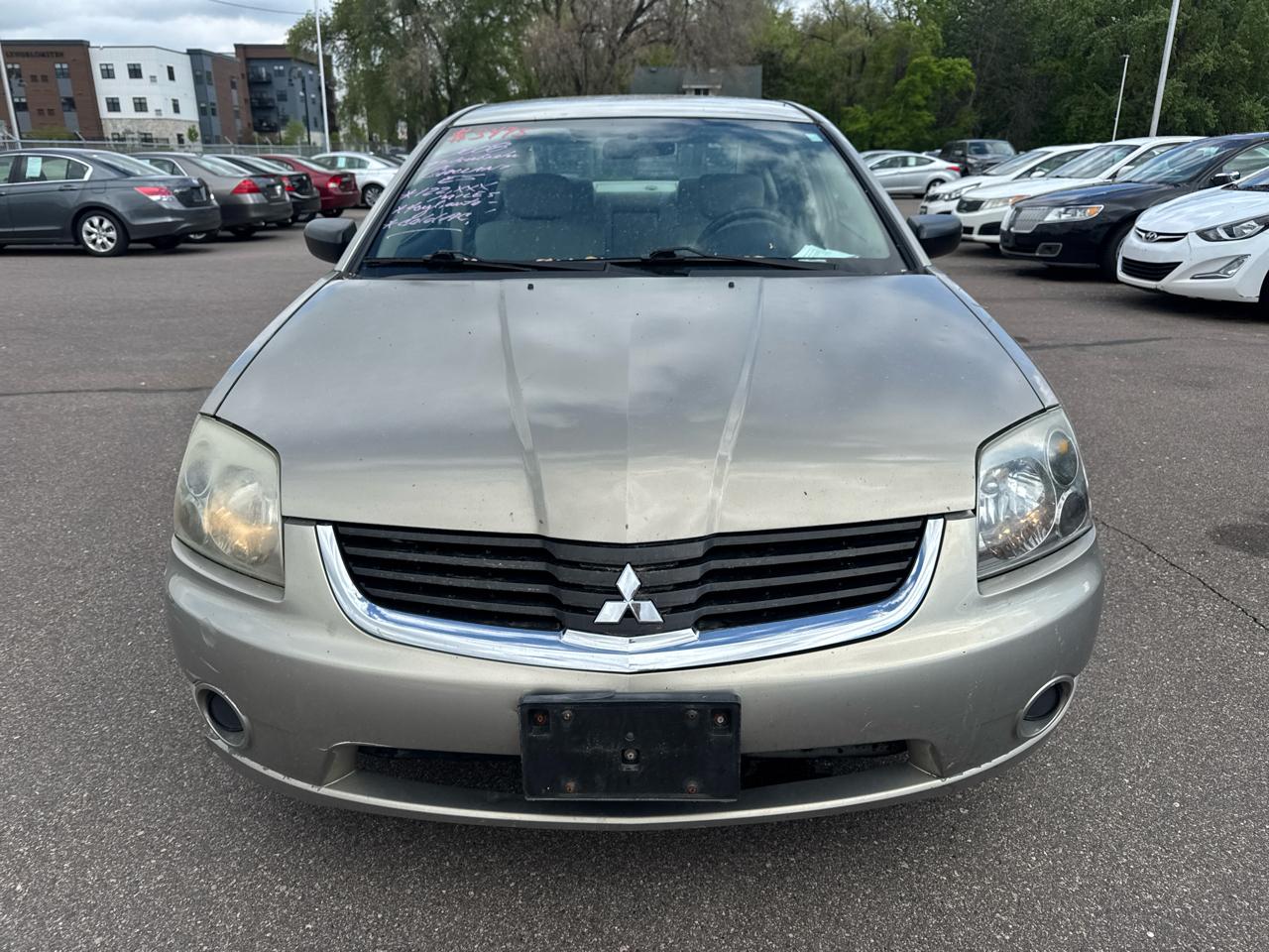 Mitsubishi Galant 4dr Sdn ES 2008