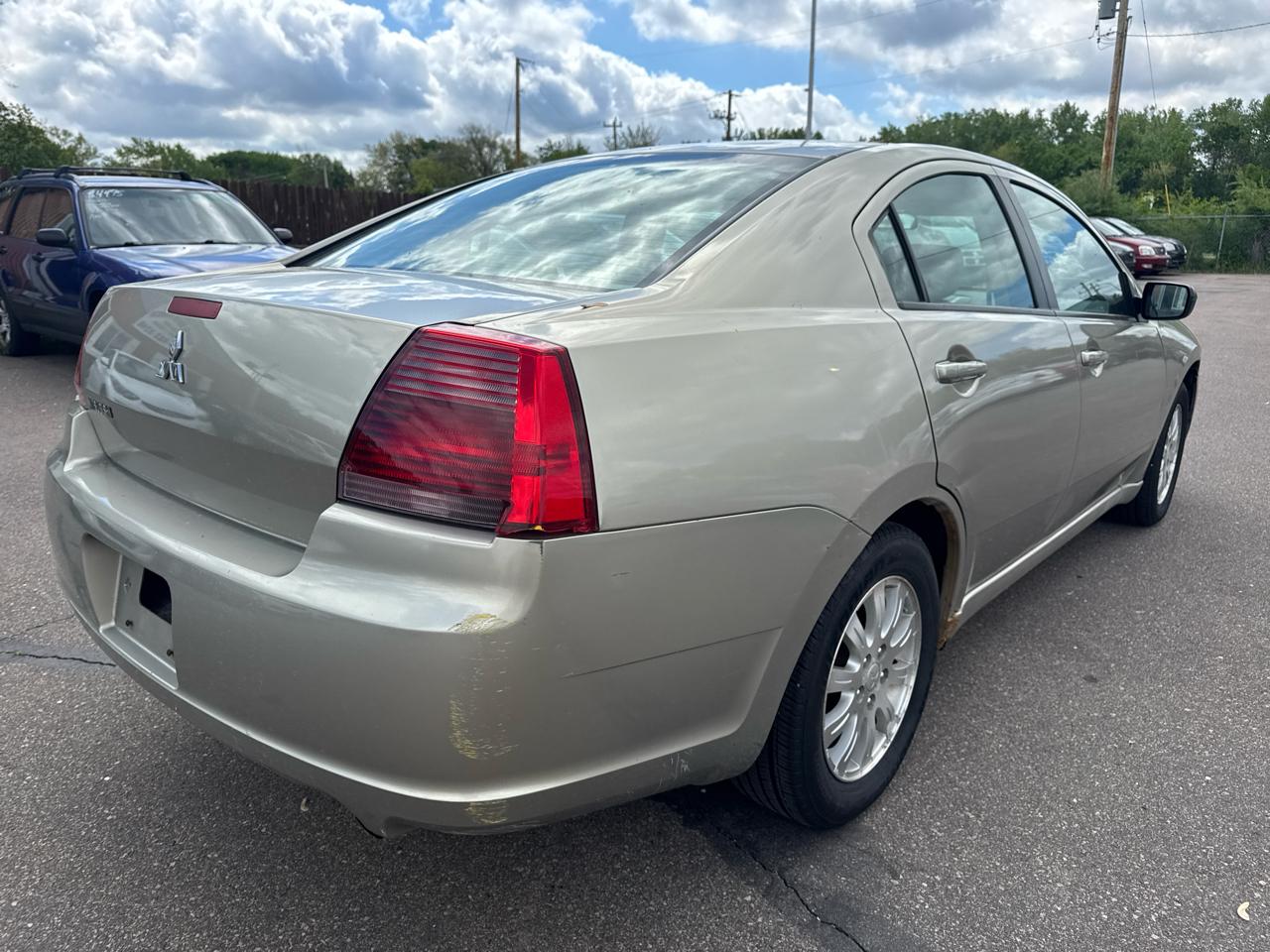 Mitsubishi Galant 4dr Sdn ES 2008