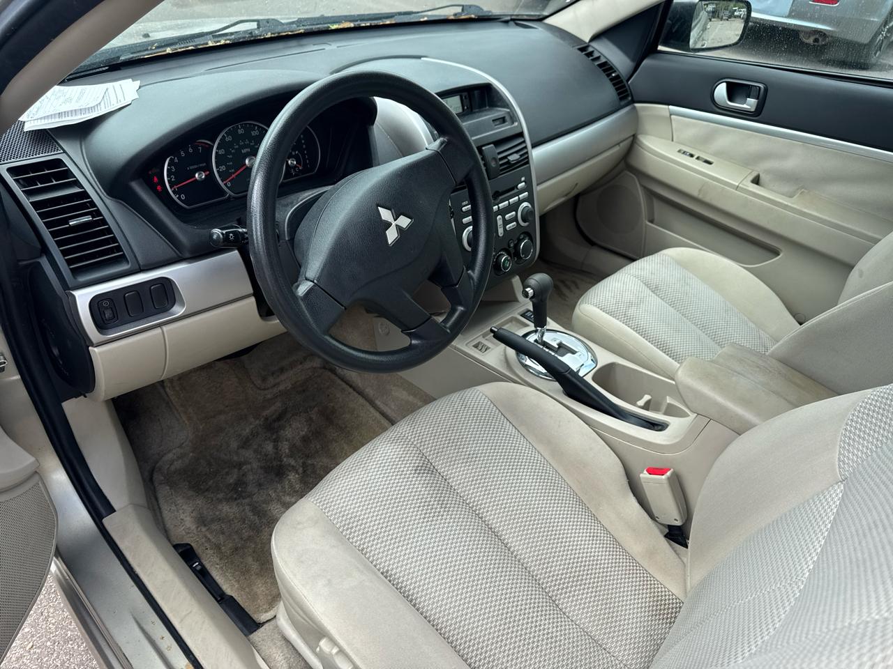 Mitsubishi Galant 4dr Sdn ES 2008