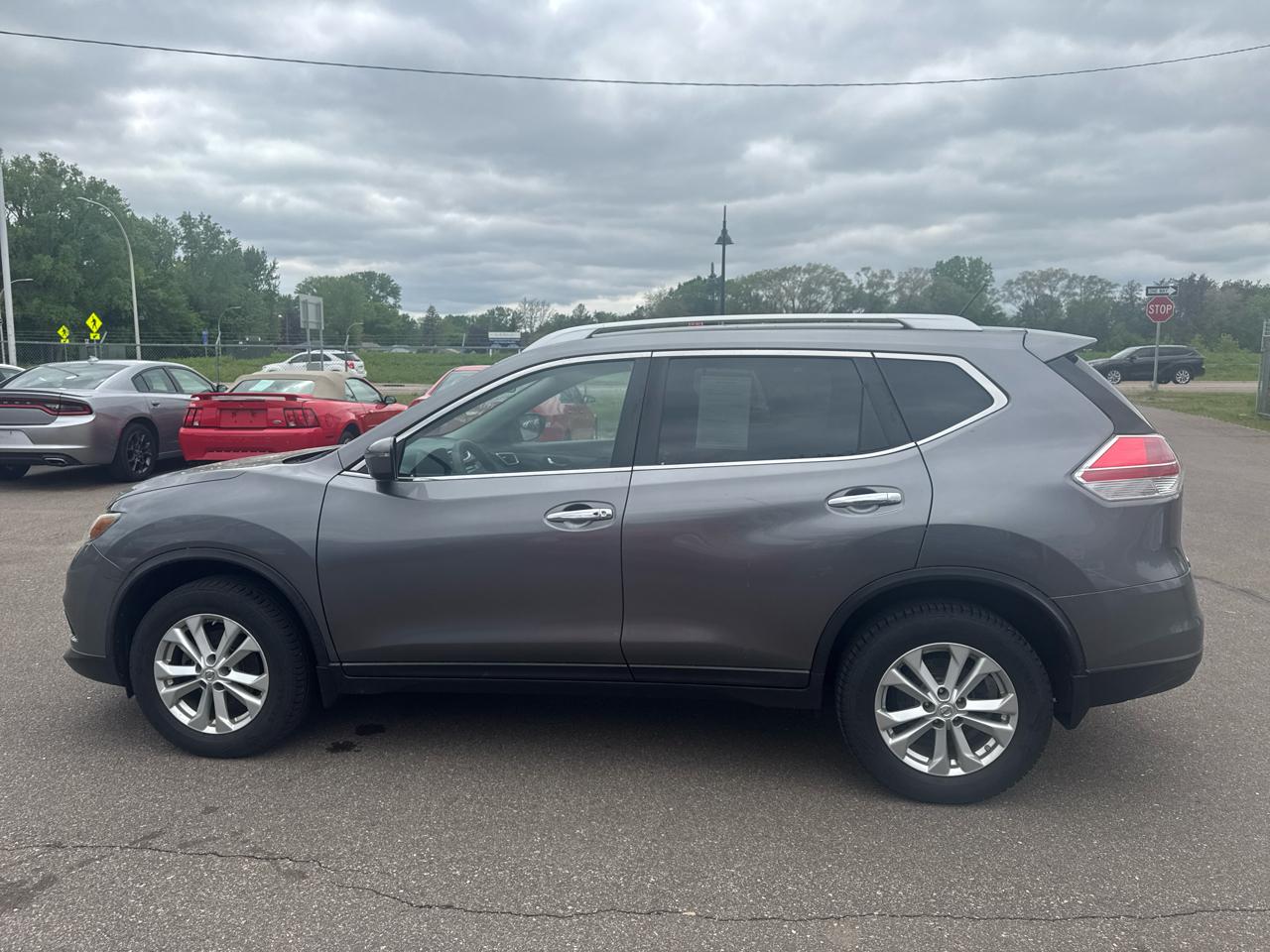 Nissan Rogue AWD 4dr SV 2016