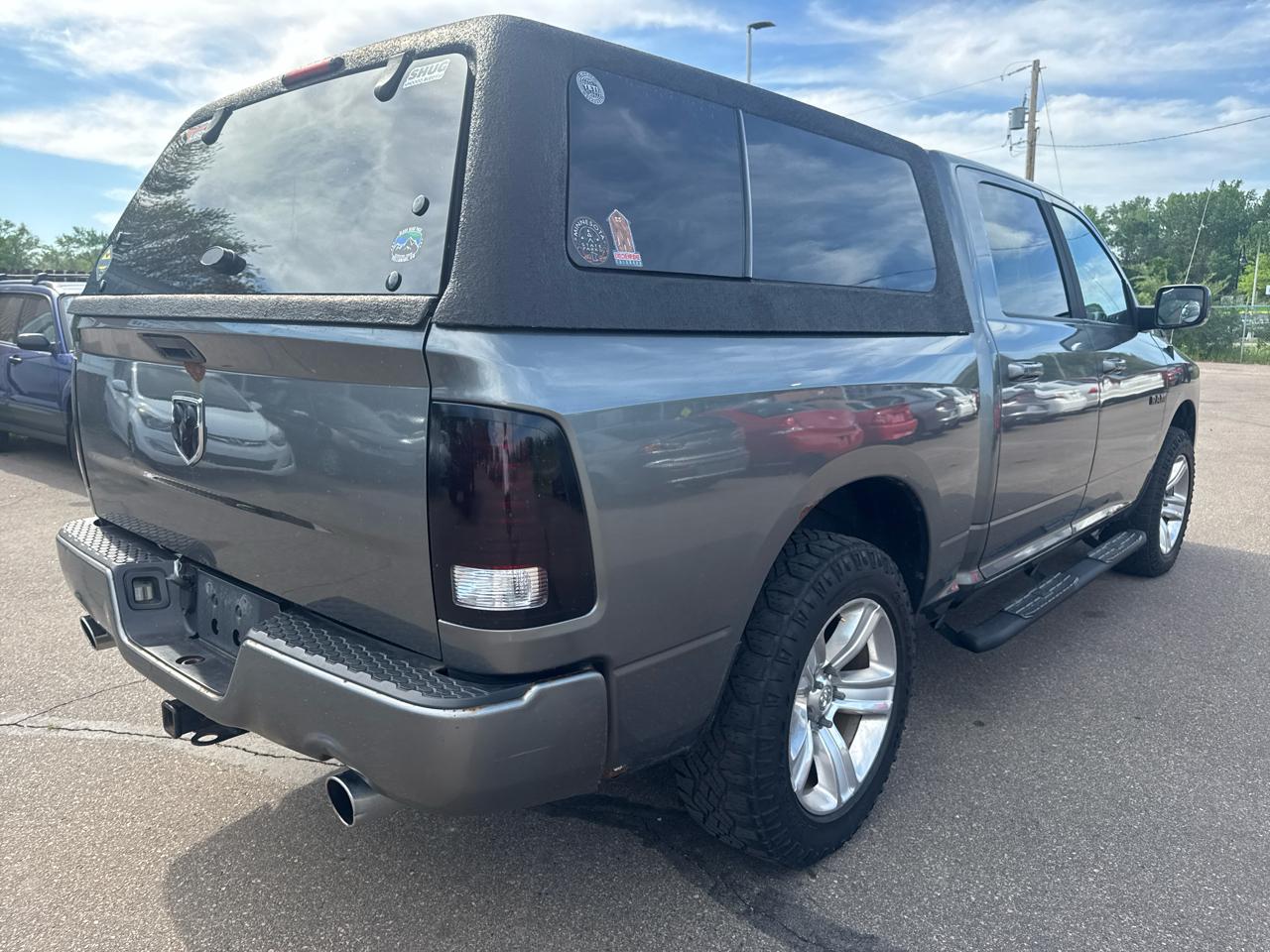 RAM 1500 4WD Crew Cab 140.5" Sport 2013