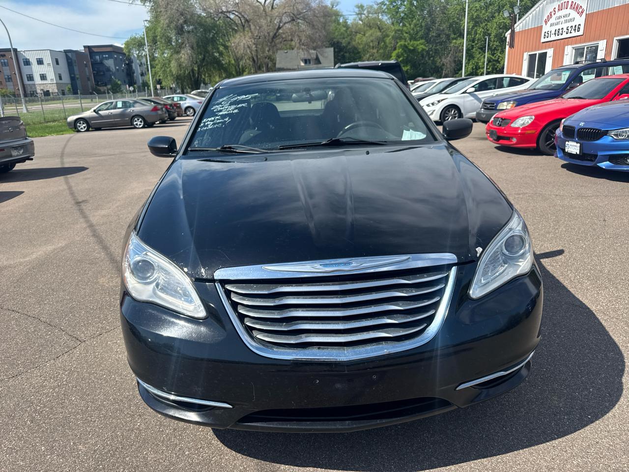 Chrysler 200 4dr Sdn Touring 2012