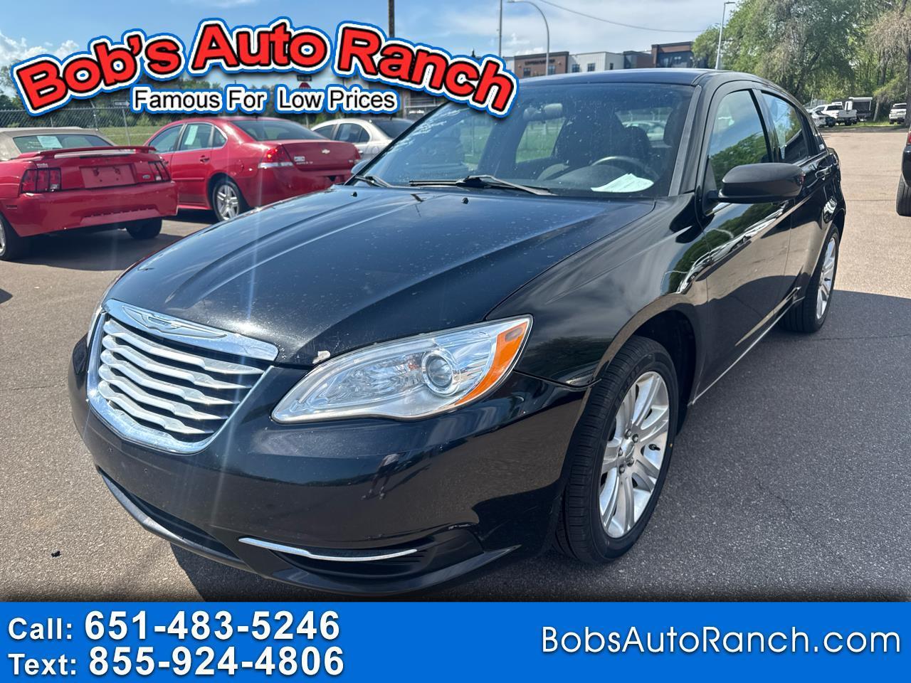 Chrysler 200 4dr Sdn Touring 2012