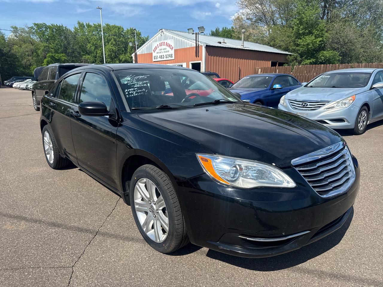 Chrysler 200 4dr Sdn Touring 2012