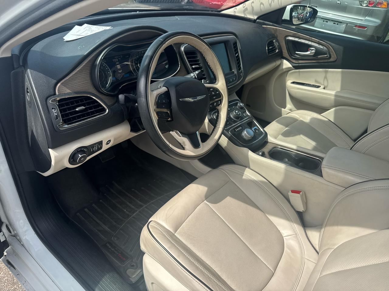 Chrysler 200 4dr Sdn C FWD 2015