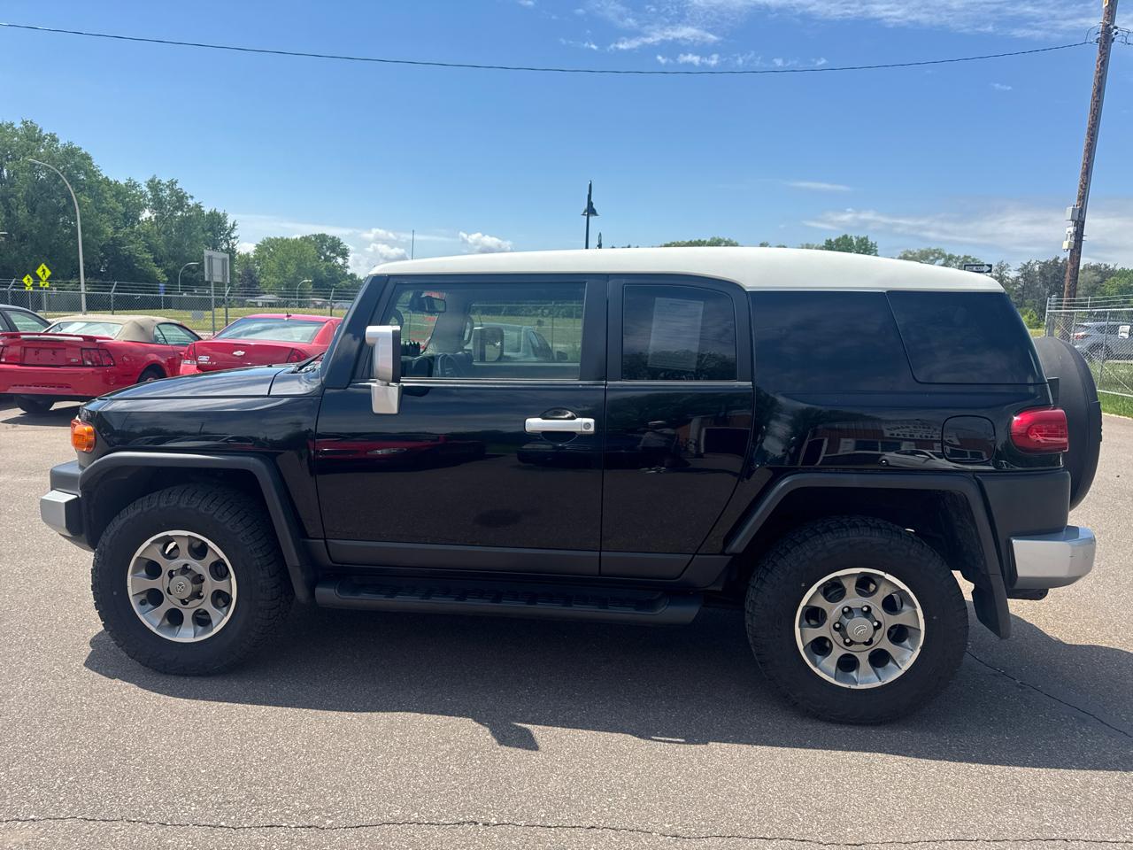 Toyota FJ Cruiser 4WD 4dr Man (Natl) 2012