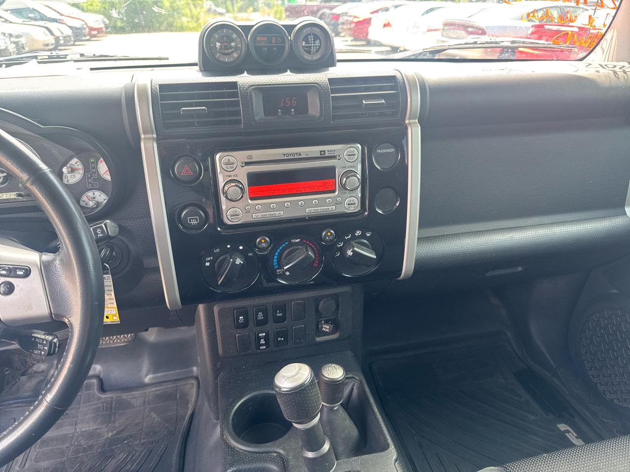 Toyota FJ Cruiser 4WD 4dr Man (Natl) 2012