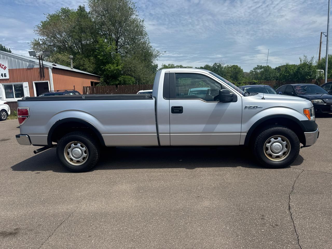 Ford F-150 2WD Reg Cab 126" XLT 2013