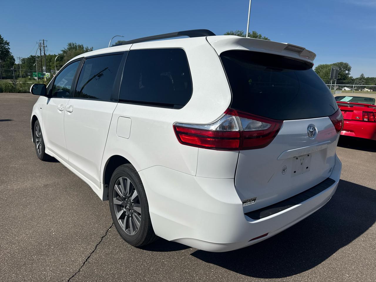 Toyota Sienna LE AWD 7-Passenger (Natl) 2019
