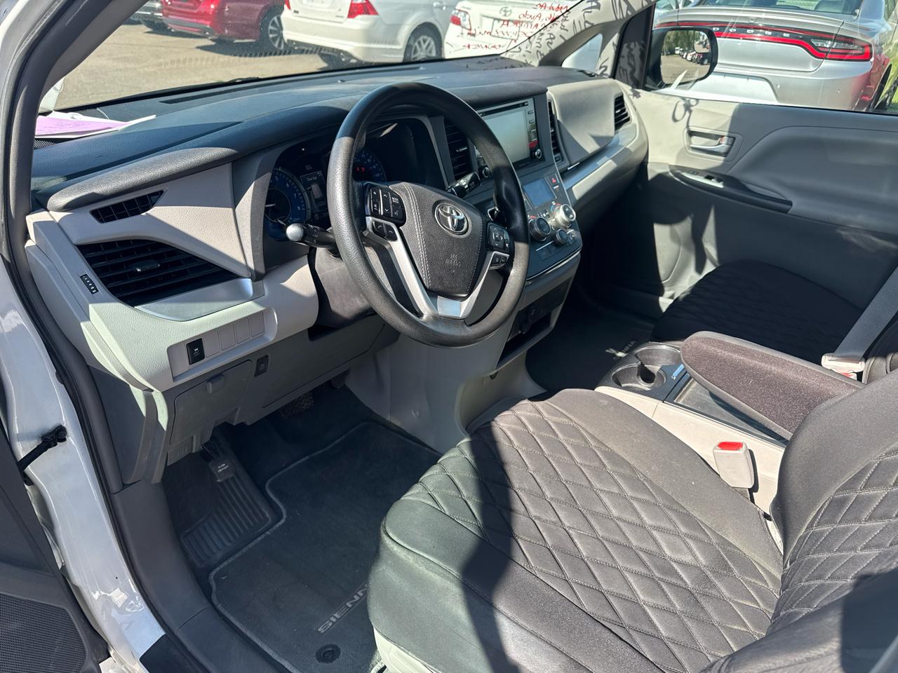 Toyota Sienna LE AWD 7-Passenger (Natl) 2019