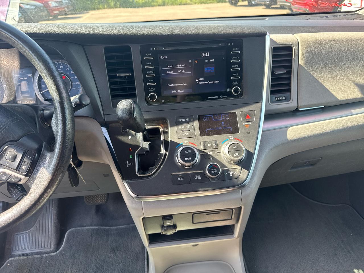 Toyota Sienna LE AWD 7-Passenger (Natl) 2019