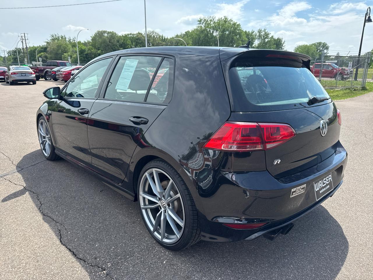 Volkswagen Golf R 4-Door Manual w/DCC/Nav 2017
