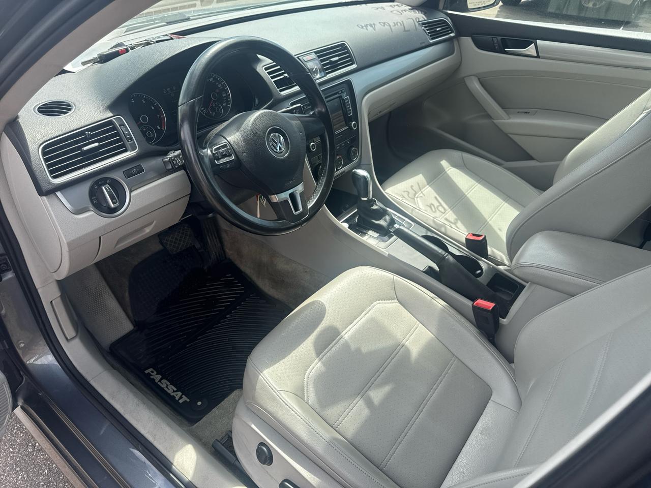 Volkswagen Passat 4dr Sdn 1.8T Auto S 2015