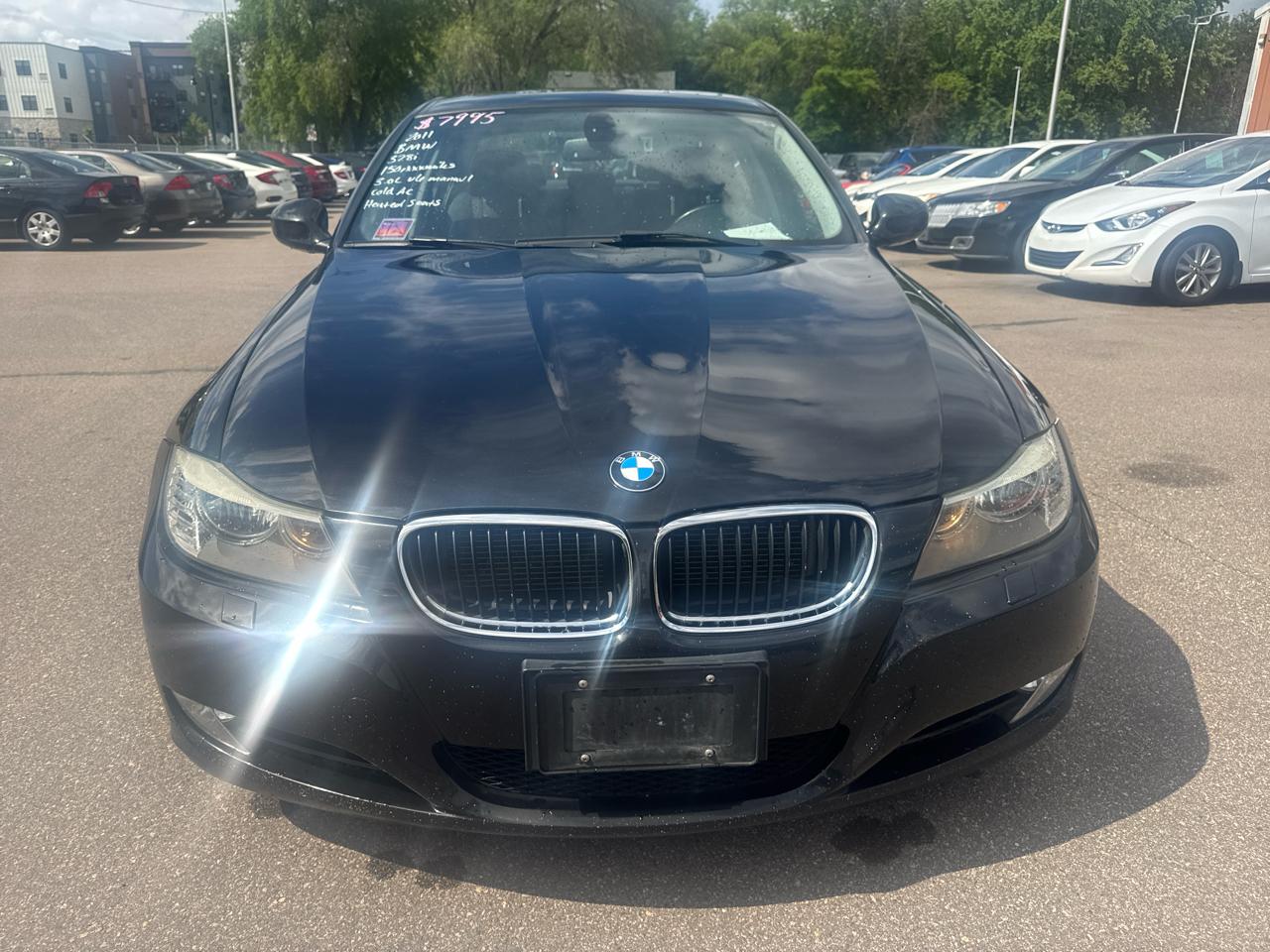 BMW 3 Series 4dr Sdn 328i xDrive AWD SULEV 2011