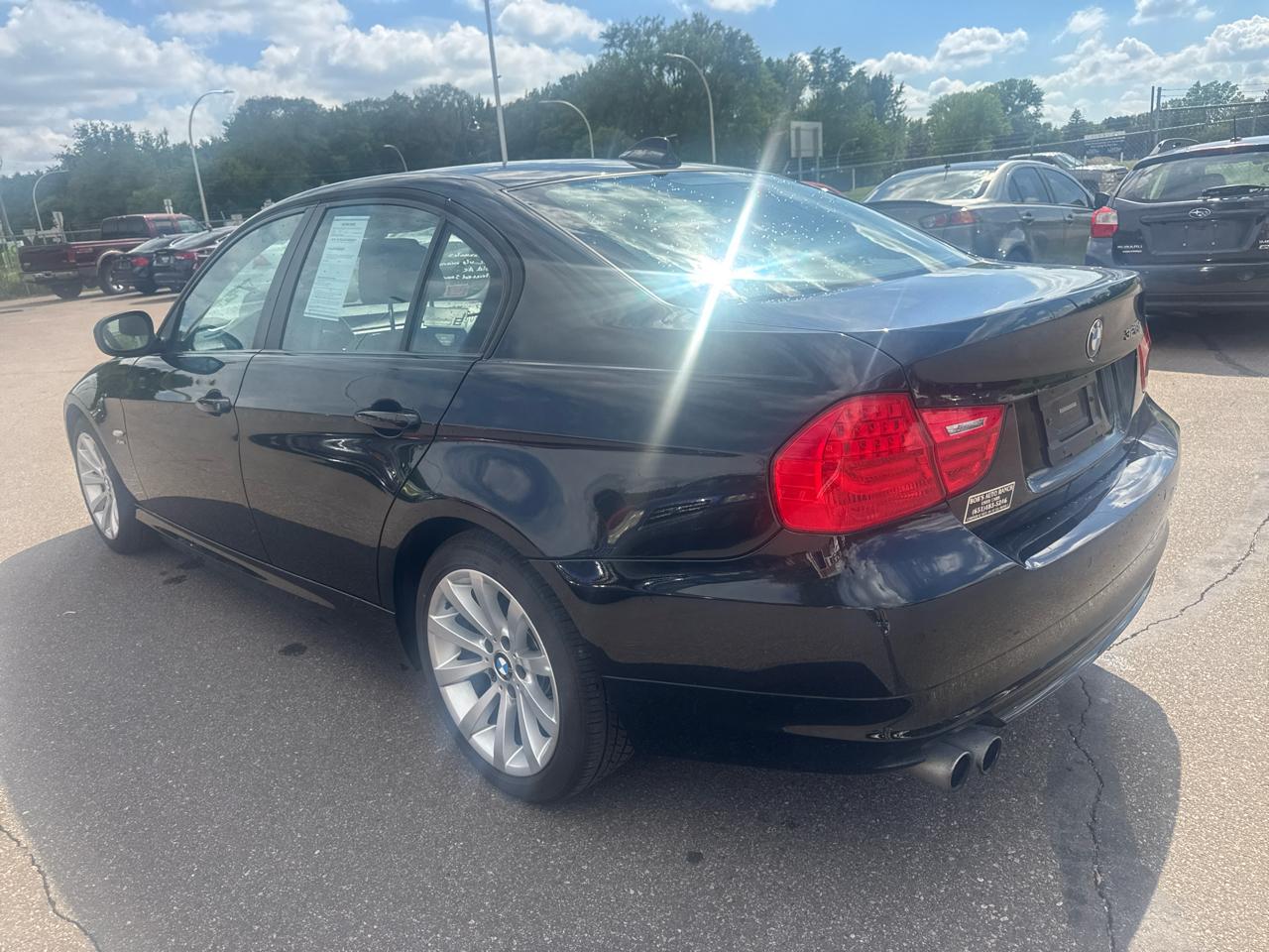 BMW 3 Series 4dr Sdn 328i xDrive AWD SULEV 2011