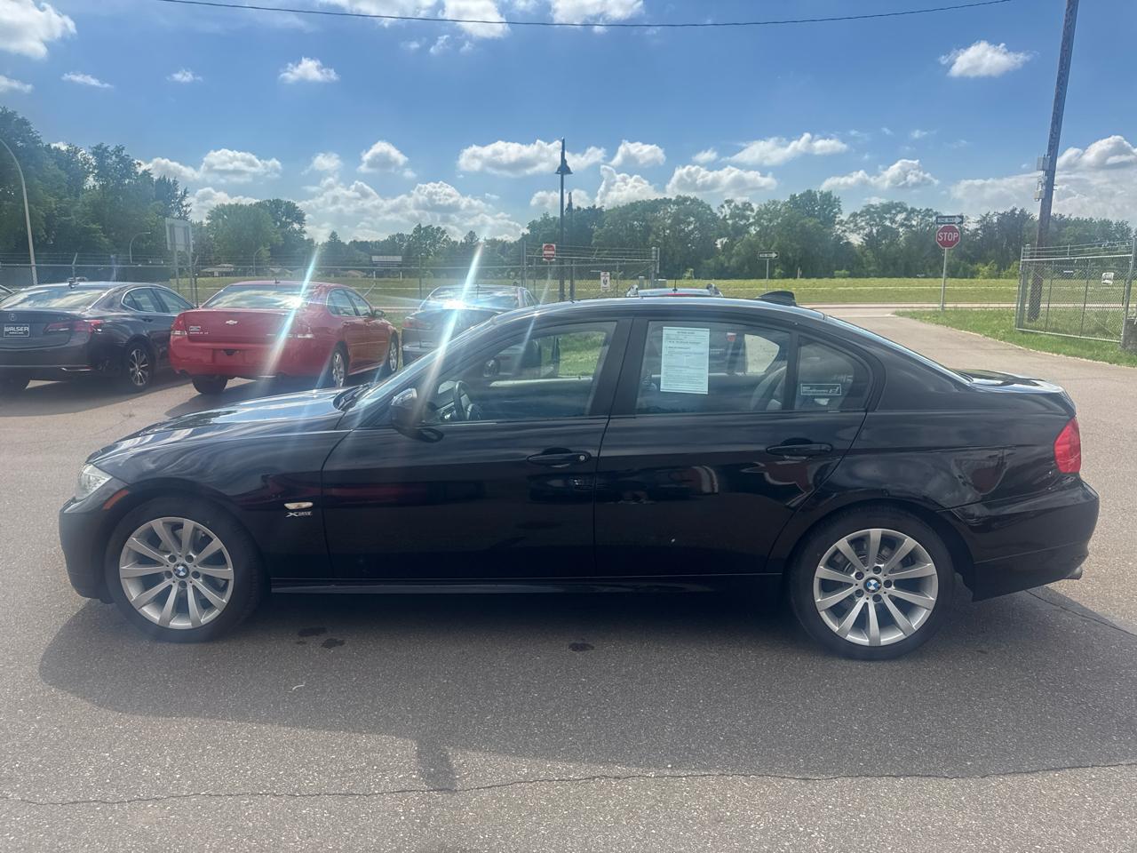BMW 3 Series 4dr Sdn 328i xDrive AWD SULEV 2011