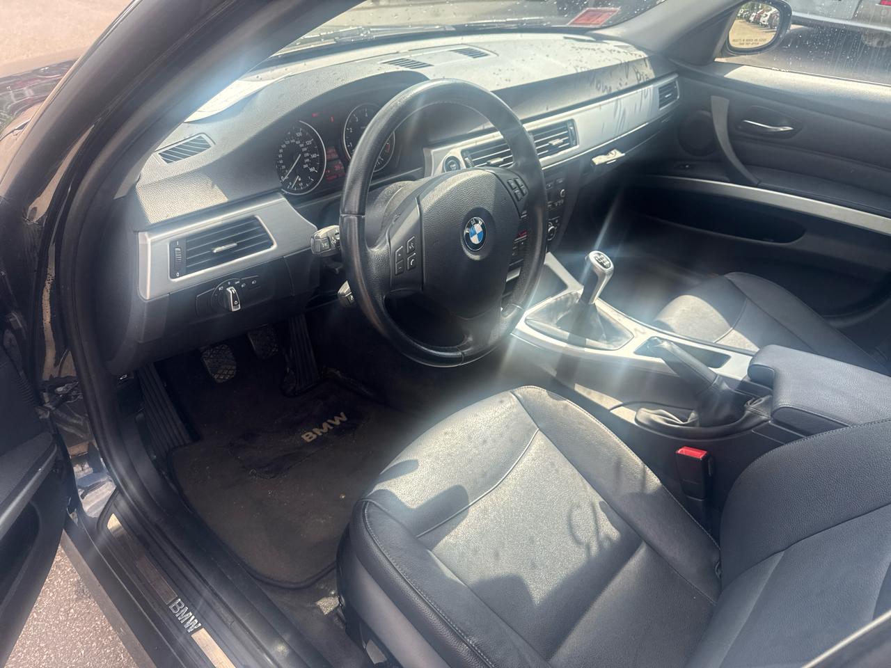 BMW 3 Series 4dr Sdn 328i xDrive AWD SULEV 2011