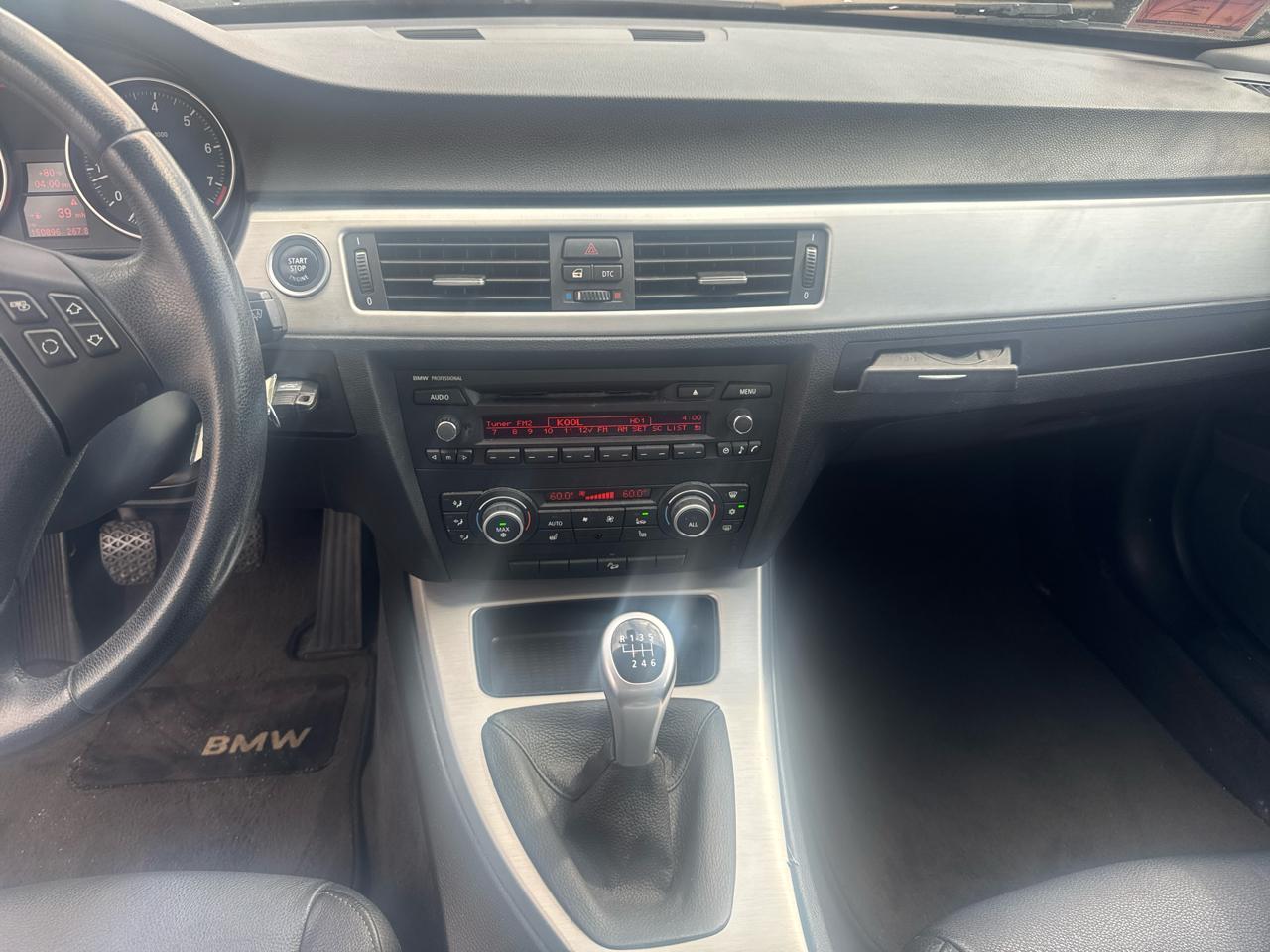 BMW 3 Series 4dr Sdn 328i xDrive AWD SULEV 2011