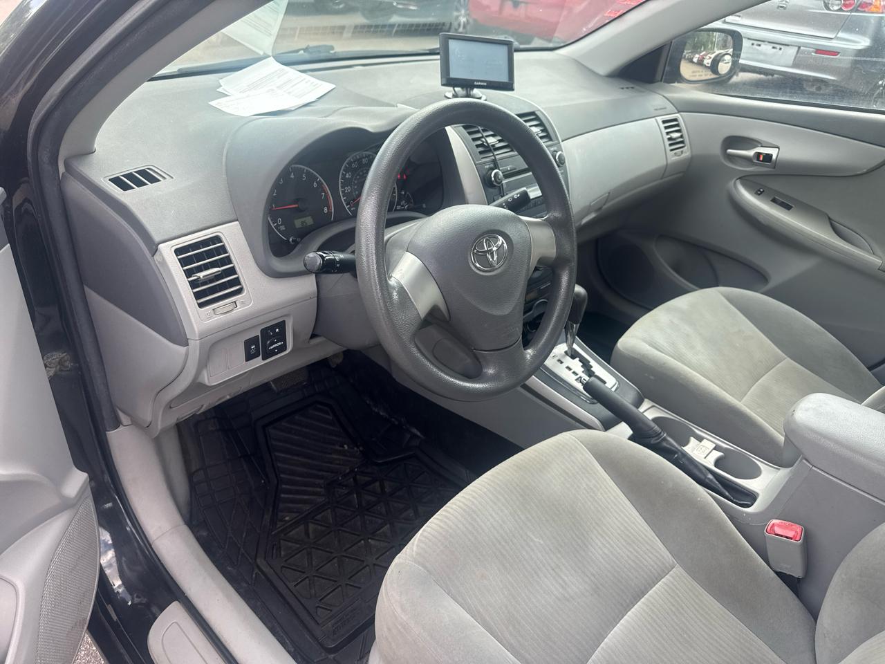 Toyota Corolla 4dr Sdn Man (Natl) 2010