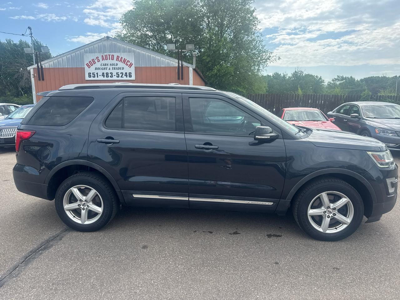 Ford Explorer 4dr XLT 2017